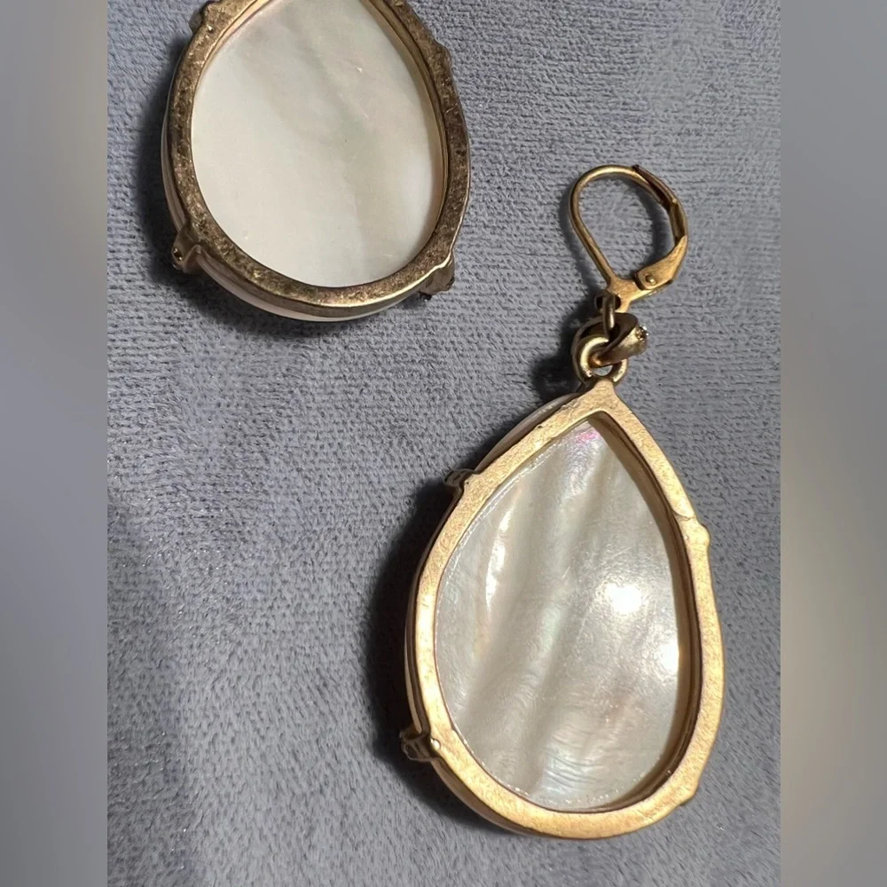 Large and light teardrop Mother of Pearl & Swarovski earrings - Picture 6 of 8